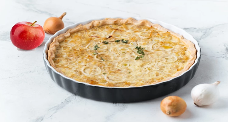 Pikante Apfel-Zwiebel-Tarte – Mutig, fruchtig und herzhaft zugleich!